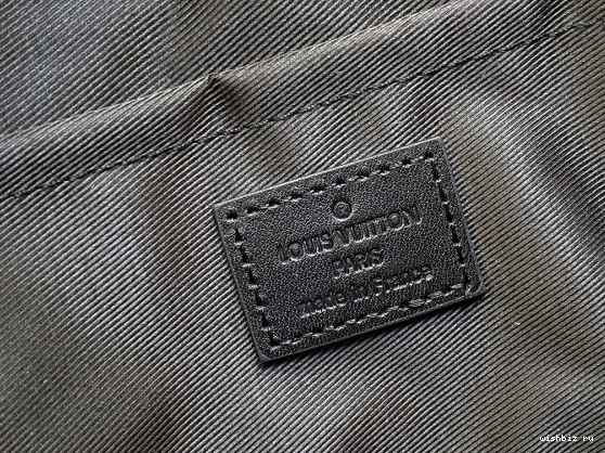 WIS VUITTON Moon Crossbody LOUIS 0810
